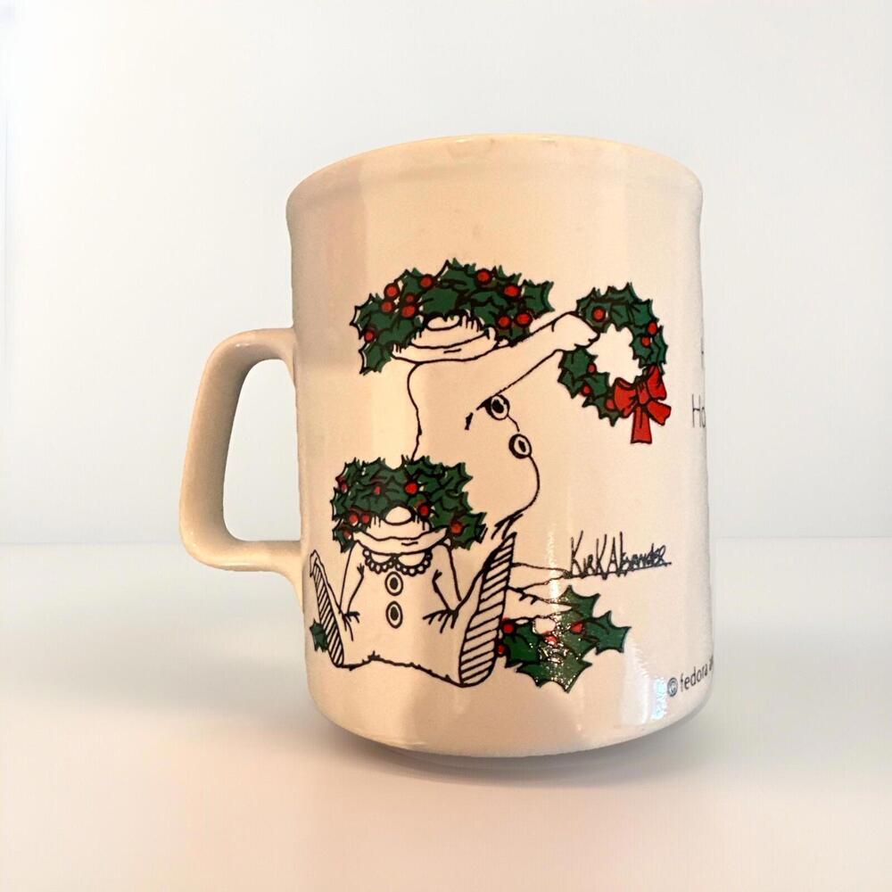 1979 Kiln Craft Fedora & Friends Happy Holly Days Mug, 10 oz England - Picture 1 of 3